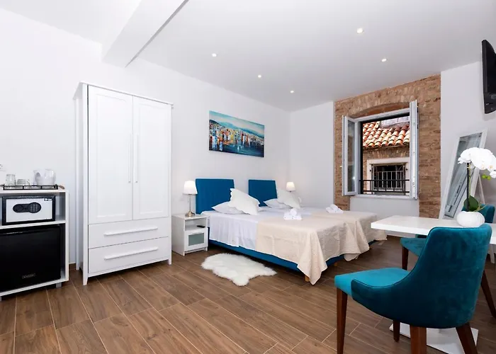 Peruzovic 3 Pensionat Split