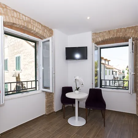 Peruzovic 3 Konukevi