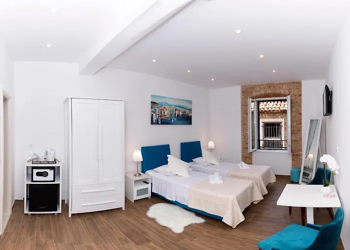 Peruzovic 3 4* Сплит